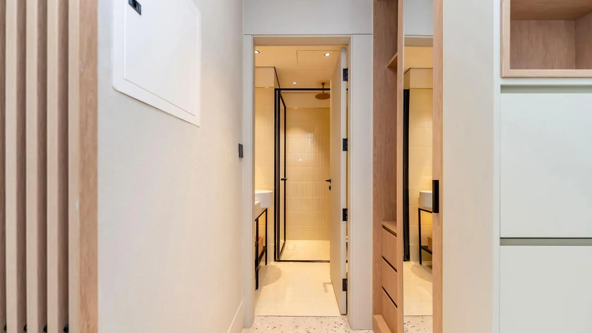 Fam Living - Upside Living - Wfh Friendly-Business Bay Apartment Dubai