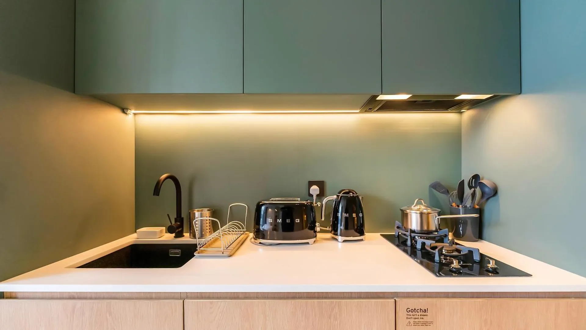Fam Living - Upside Living - Wfh Friendly-Business Bay Apartment Dubai