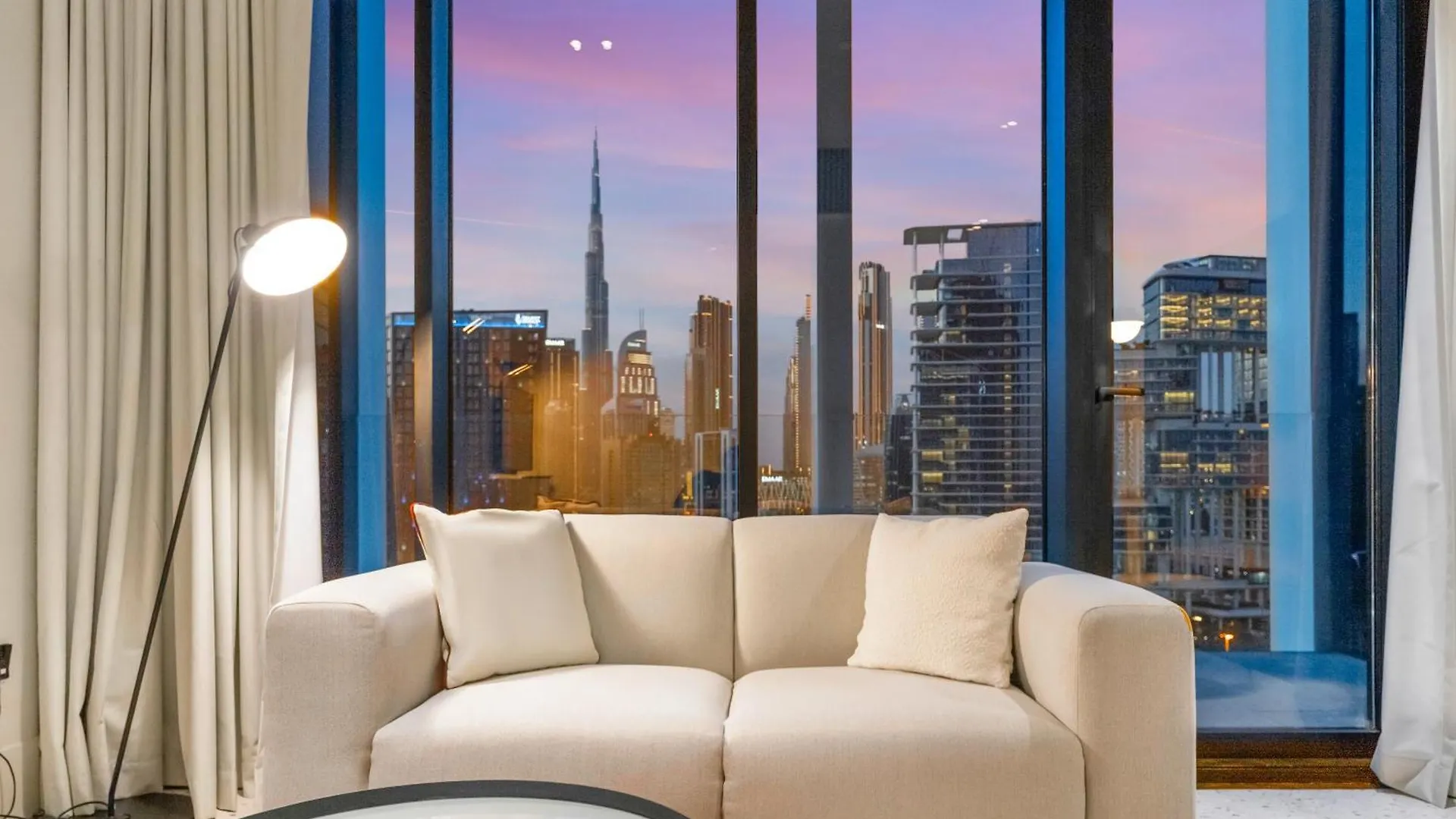 Fam Living - Upside Living - Wfh Friendly-Business Bay Apartment Dubai