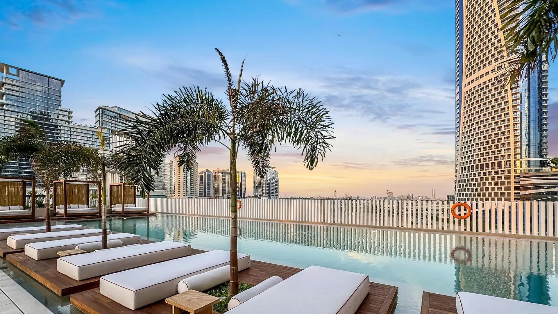 Fam Living - Upside Living - Wfh Friendly-Business Bay Apartment Dubai 0*,